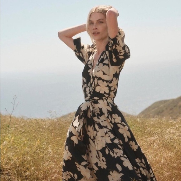 NWT Velvet graham & Spencer Floral Kai Daylily Floral Printed Wrap Dress S - Picture 3 of 8